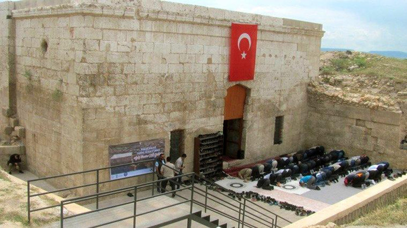 6 Şubat’ta hasar aldı: Gaziantep’te tarihi cami kaderine terk edildi - Resim : 1