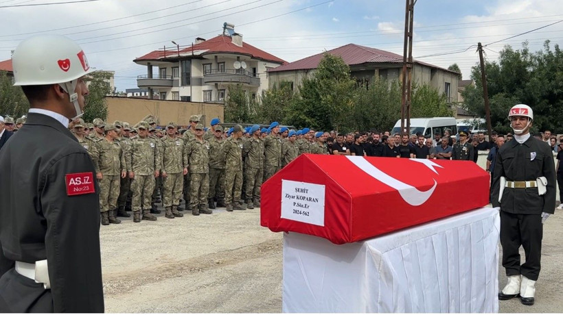 Baba evinde helallik alındı: Şehit Bülent son yolculuğuna uğurlandı - Resim: 10