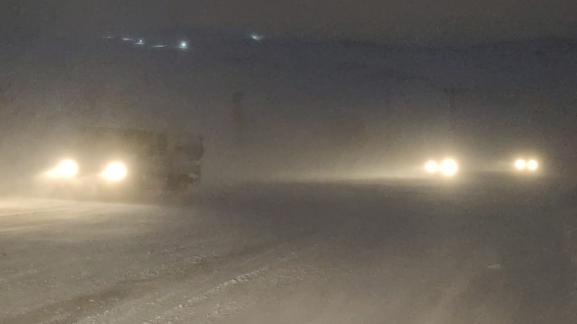 Kurubaş geçidi tipiye teslim. 2225 rakımda beyaz cehennem: Sürücüler yolda mahsur - Resim: 1