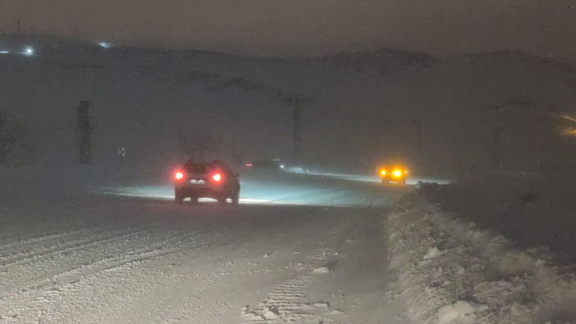 Kurubaş geçidi tipiye teslim. 2225 rakımda beyaz cehennem: Sürücüler yolda mahsur - Resim: 6