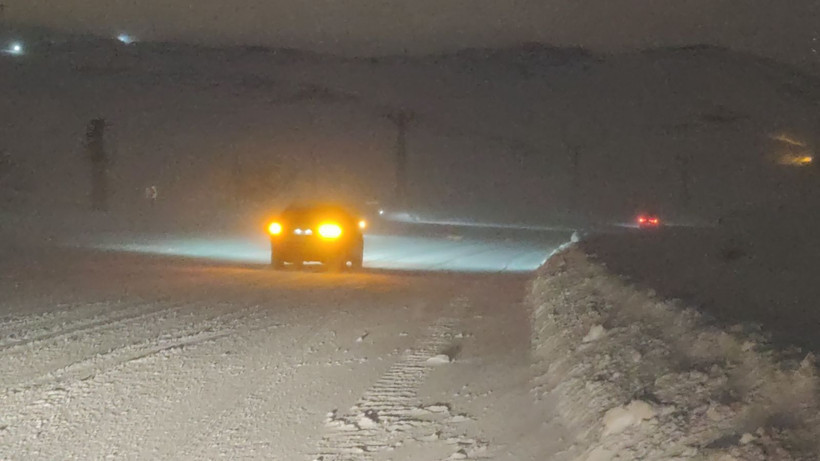 Kurubaş geçidi tipiye teslim. 2225 rakımda beyaz cehennem: Sürücüler yolda mahsur - Resim: 9
