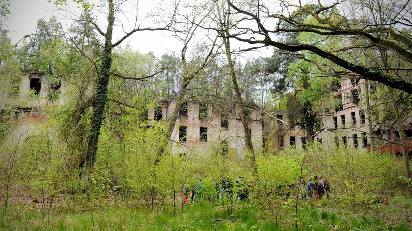 Dünyanın en karanlık hastanesi... Hitler’in odasından katillerin av sahasına - Resim: 7