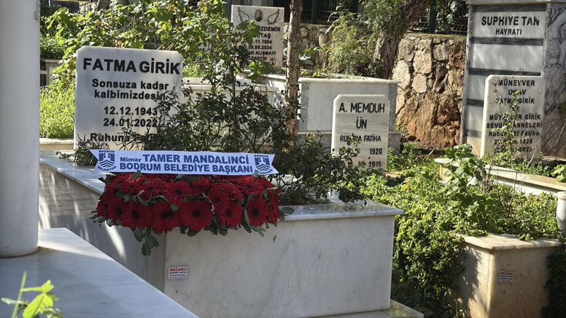 Yeşilçam'ın menekşe gözlüsü: Fatma Girik mezarı başında anıldı - Resim: 3