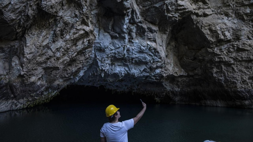 Türkiye’nin en büyük su altı gölü mağarası Altınbeşik’te çelik koruma kalkanı: Turistler rahat nefes alacak - Resim: 13