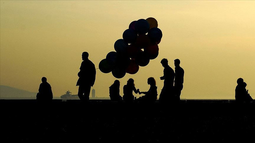 Bilim insanları açıkladı: En mutsuz dönem bu yaşta başlıyor… - Resim: 12