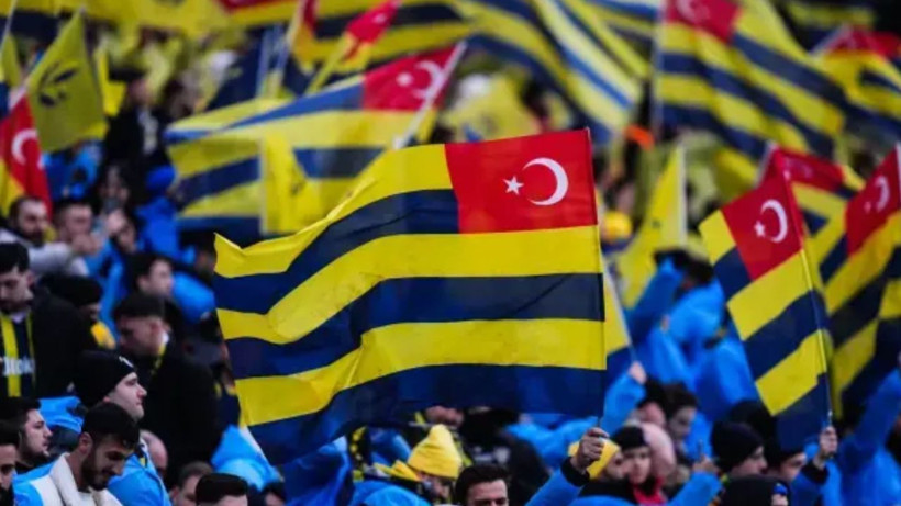 Saran şov devam ediyor: Yağmurluk sonrası taraftara bir jest daha - Resim: 5