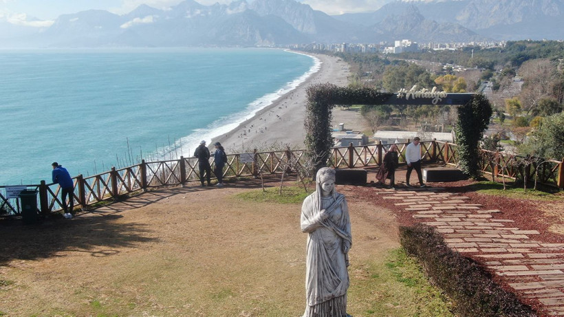 Bir gün arayla iki mevsim: Antalya'da fırtına sonrası güneş açtı - Resim: 2