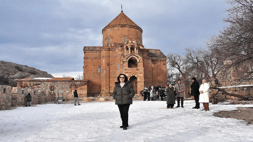 Yeşilçam'ın Kraliçesi Hülya Koçyiğit Akdamar'da: İlk kez geldim, aşık oldum - Resim: 7