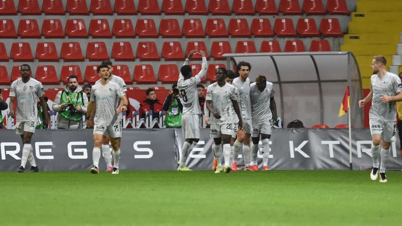 Zirve kızıştı: Süper Lig'de güncel puan durumu, 21. haftanın sonuçları - Resim: 9
