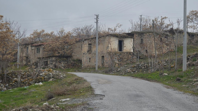 Türkiye'de köyler sessizliğe büründü: 70 köyde 10 kişi yaşıyor - Resim : 1