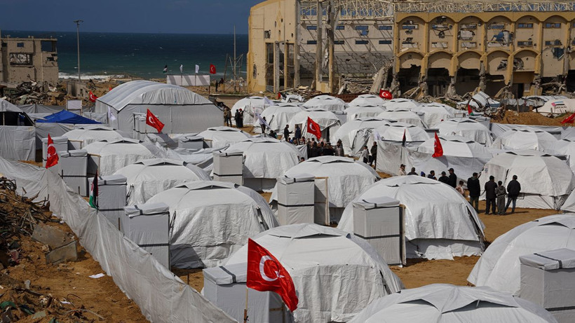 Yıldız Tilbe’den Gazze’ye büyük destek: Yeni çadır kent açıldı - Resim: 1