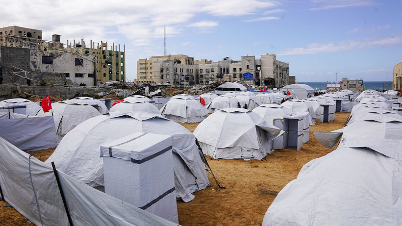 Yıldız Tilbe’den Gazze’ye büyük destek: Yeni çadır kent açıldı - Resim: 9