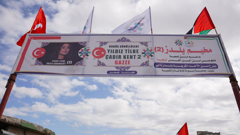 Yıldız Tilbe’den Gazze’ye büyük destek: Yeni çadır kent açıldı - Resim: 11