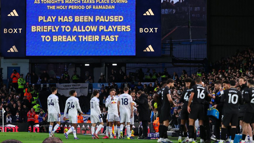 Guardiola iftar molasını yuhalayan Leeds taraftarına haddini bildirdi - Resim: 3