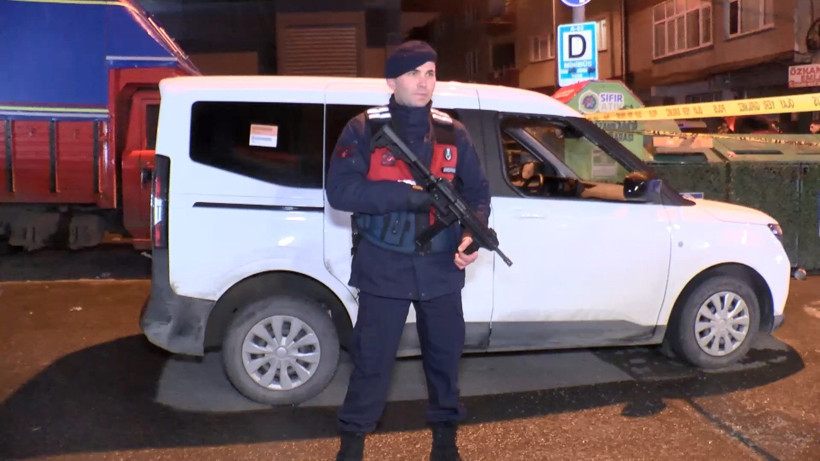 Uyuşturucu satıcıları jandarma ekiplerine ateş a&ccedil;tı: Yaralılar var - Resim : 1