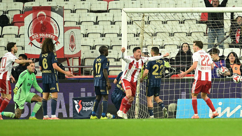 Üst üste iki son dakika Fenerbahçe'nin kabusu oldu - Resim: 6