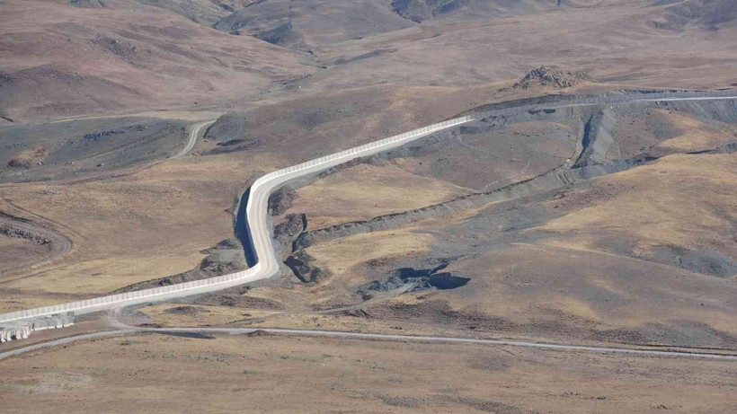 Türkiye-İran sınırında 25 katmanlı güvenlik kalesi: Saldırıya da göçe de geçit yok - Resim: 2