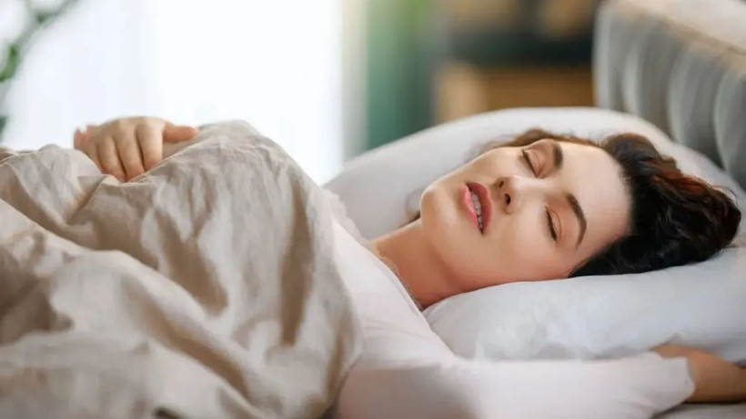 Tutulmuş bir vücutla güne başlamayın: Boyun ağrısını ortadan kaldıran uyku sırları - Resim: 10