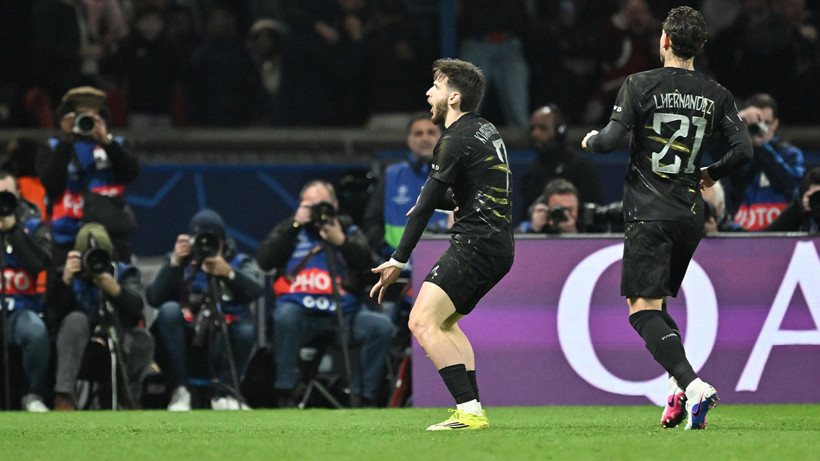 PSG 7 gollü maçta Chelsea'yi farklı yenerek çeyrek finale göz kırptı - Resim : 1