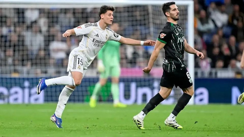 Türkiye maçı öncesi Romanya'yı Arda Güler korkusu sardı: Manşetlere taşıdılar - Resim: 2