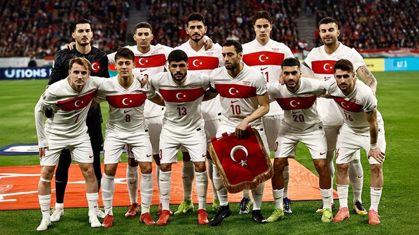 Türkiye-Romanya maçı öncesi Hagi'den çarpıcı yorum: 3 futbolcuya değindi - Resim: 2