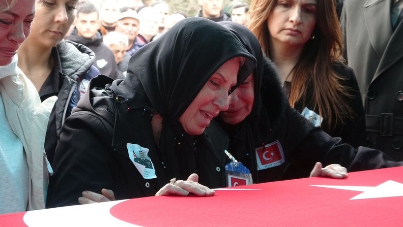 Katar'da şehit olan binbaşı Sinan Taştekin’e memleketi Isparta’da son veda: Annesi ve eşi ayakta duramadı - Resim: 30