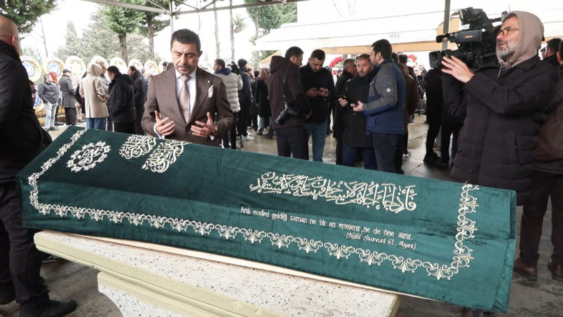 Ünlü yapımcı Erol Köse’ye veda: Cenazeye kimler geldi, neler yaşandı? İşte detaylar… - Resim: 13