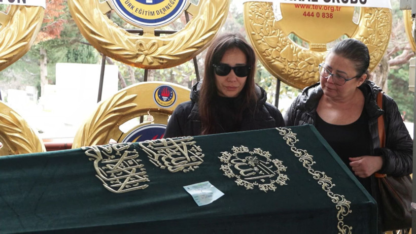 Ünlü yapımcı Erol Köse’ye veda: Cenazeye kimler geldi, neler yaşandı? İşte detaylar… - Resim: 10