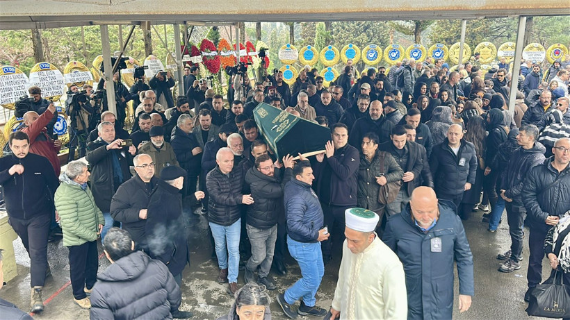 Ünlü yapımcı Erol Köse’ye veda: Cenazeye kimler geldi, neler yaşandı? İşte detaylar… - Resim: 6