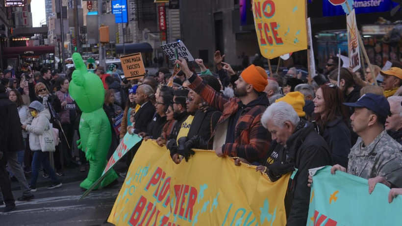 ABD’de Trump yönetimine karşı “Krallara Hayır” protestosu: Milyonlar sokağa çıktı - Resim: 5
