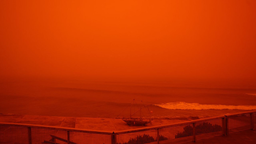 Afrika'dan geldi Yunanistan'ı kızıla boyadı - Resim: 4