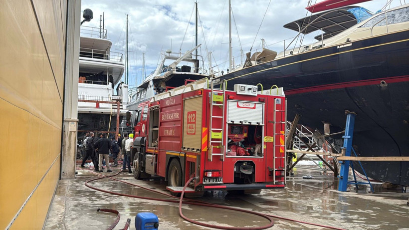 Trabzonspor eski başkanının lüks yatı alevlere teslim oldu - Resim: 6