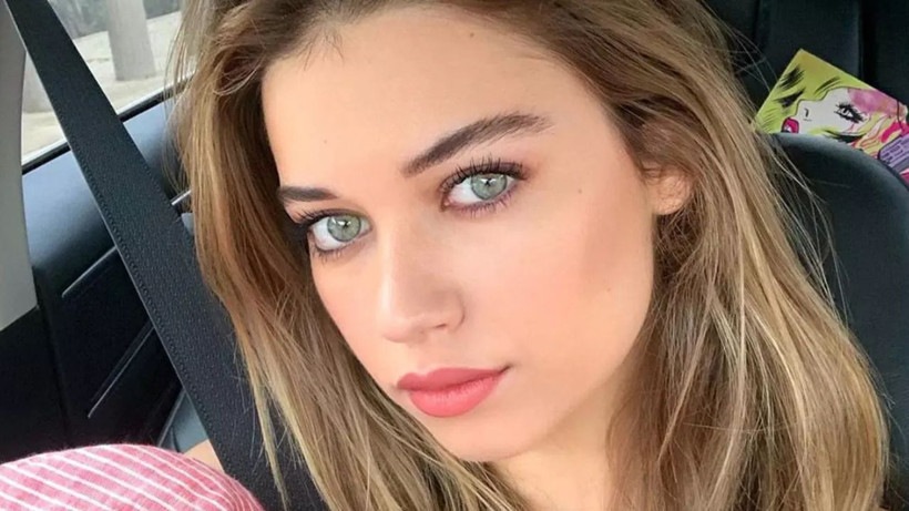 Afra Saraçoğlu Milano sokaklarında stil ikonuna dönüştü: İddialı pozları sosyal medyayı salladı - Resim: 9