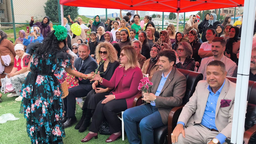 Danslar ve karanfillerle kutlama: Keşan’da Dünya Romanlar günü kutlandı - Resim: 7