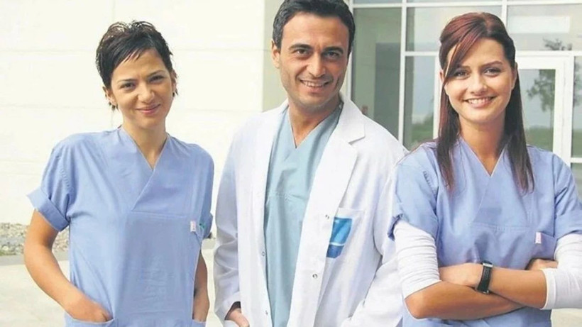 Doktorlar dizisinin yıldızlarından sürpriz buluşma: Ela ve Zenan yıllar sonra aynı karede - Resim: 1