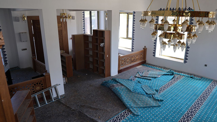TOKİ projesi kapsamında yapımı tamamlanan cami açılmadan harabeye döndü - Resim: 5