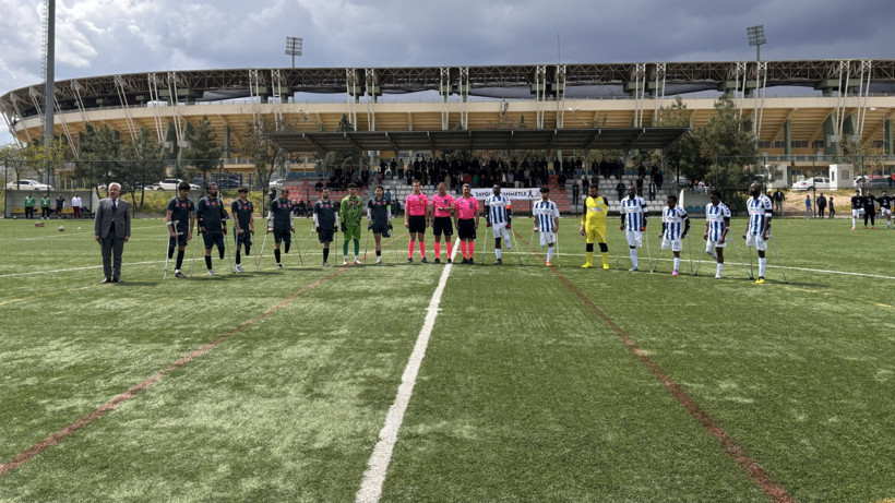 Ampute Futbol Takımı teknik direktörü Mustafa Bebe'yi andı - Resim : 1