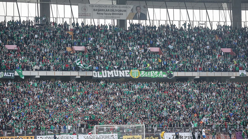 Böyle bir aşk görülmedi: Bursaspor taraftarı tribün dersi verdi - Resim: 1