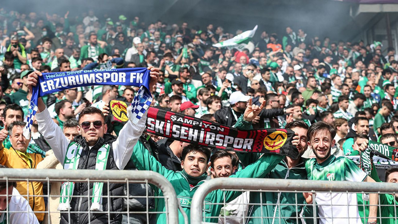 Böyle bir aşk görülmedi: Bursaspor taraftarı tribün dersi verdi - Resim: 5