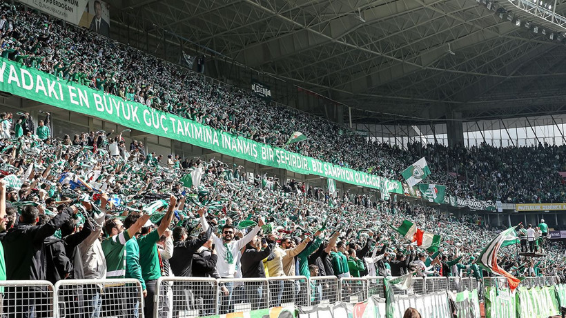 Böyle bir aşk görülmedi: Bursaspor taraftarı tribün dersi verdi - Resim: 7