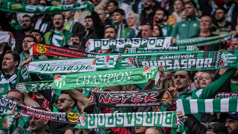 Böyle bir aşk görülmedi: Bursaspor taraftarı tribün dersi verdi - Resim: 16