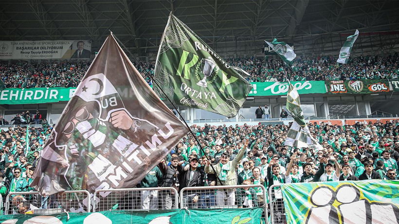 Böyle bir aşk görülmedi: Bursaspor taraftarı tribün dersi verdi - Resim: 17