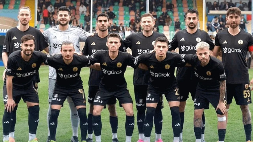 Türkiye'de profesyonel futbol liglerinde şampiyon olan 4. takım oldular - Resim: 4