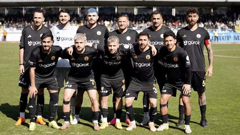 Türkiye'de profesyonel futbol liglerinde şampiyon olan 4. takım oldular - Resim: 1