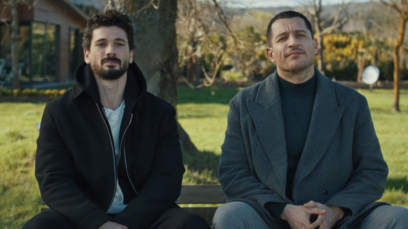 Yeraltı dizisinin Bozo’su Uraz Kaygılaroğlu kız arkadaşıyla Kadıköy’de yakalandı: Panik anları kameralara yansıdı - Resim: 14