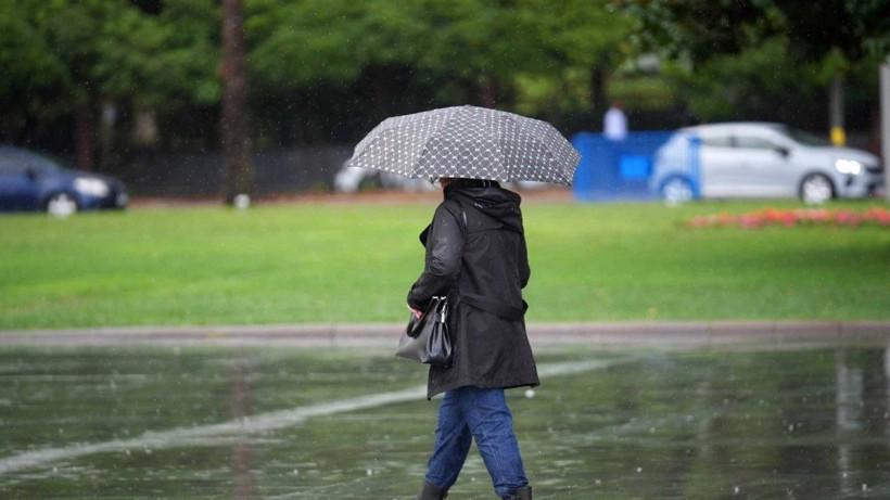 Meteoroloji 'dikkat' diyerek uyardı: Sıcaklıklar bir anda çakılacak, sağanak yağış geliyor - Resim: 6