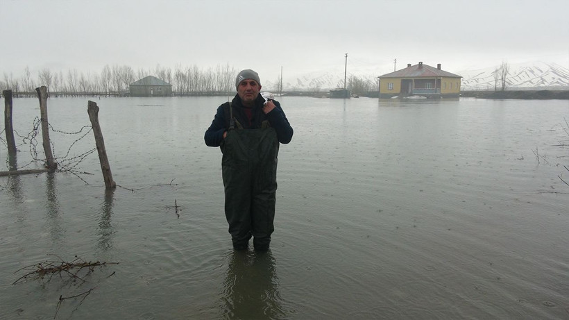 Hakkari'de sağanak yağış: 3 mahalle ve 1 köyü su bastı - Resim: 11