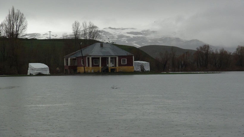 Hakkari'de sağanak yağış: 3 mahalle ve 1 köyü su bastı - Resim: 10