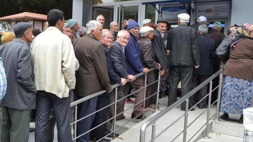 Emekli maaş zammı tehlikede mi? SGK'da mali kriz, Özgür Erdursun açıkladı - Resim: 12