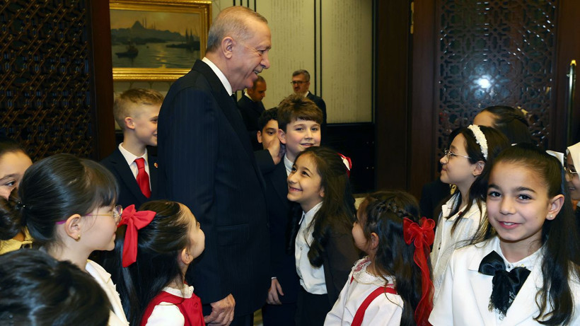 23 Nisan’da Erdoğan’ın huzurunda bu şiir okutuldu: Siyasi yasak gerekçesi olmuştu - Resim: 8